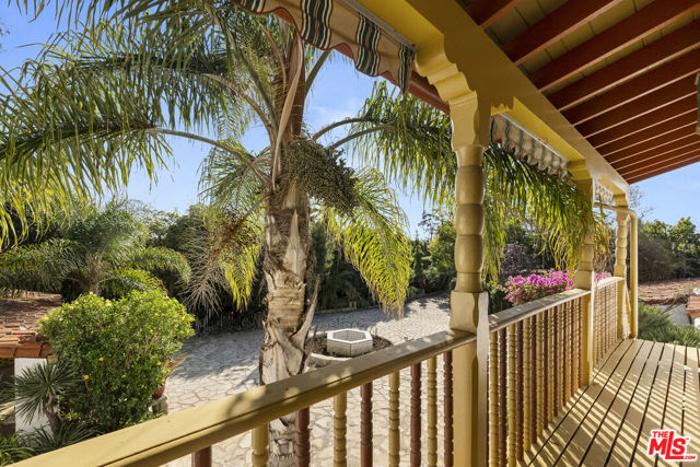 Drew Fenton | 334 N Carmelina Avenue Los Angeles CA | MLS: 7014320