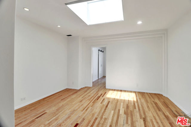 1107 Alfred, Los Angeles CA: https://media.crmls.org/mediaz/04267e3d-a1fb-46e9-8dc6-e4f8fac0bdcb.jpg