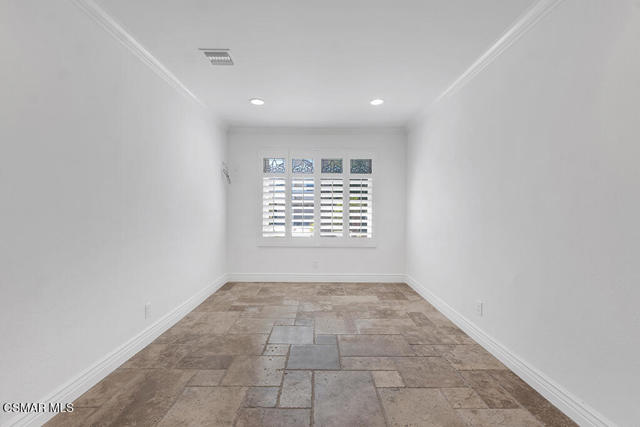 6344 Kerryhill Court, Agoura Hills CA: https://media.crmls.org/mediaz/0426be3a-1be7-41e0-98d4-b65386277031.jpg