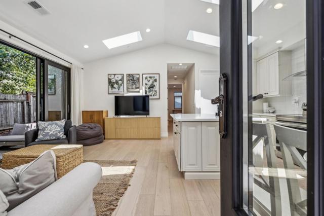 546 Oxford Avenue, Palo Alto CA: https://media.crmls.org/mediaz/0427592e-237d-438f-b319-c915d297f690.jpg