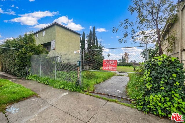 13840 Sherman Way photo 9