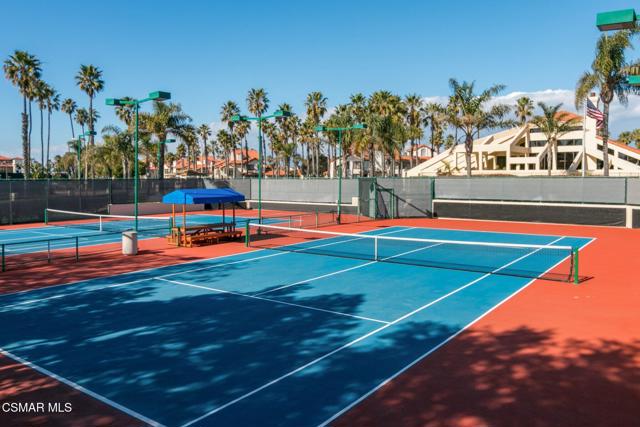 1923 Majorca Drive, Oxnard CA: https://media.crmls.org/mediaz/04281a54-41f3-40c3-8e37-45e347b0afb3.jpg