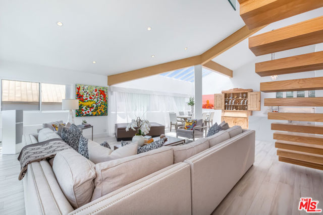 18 Union Jack Street, Marina del Rey CA: https://media.crmls.org/mediaz/0428801b-8194-44f3-ac01-42f404be6a15.jpg