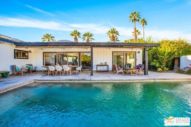 45864 Shadow Mountain Drive, Palm Desert CA: https://media.crmls.org/mediaz/04289b87-6c33-4771-8679-fbdc384016be.jpg