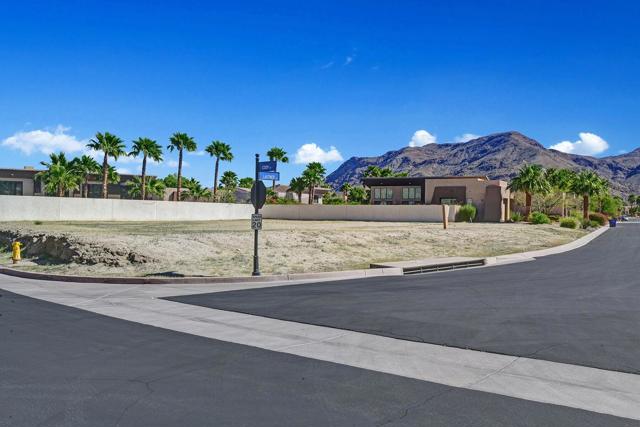 250 Lautner Lane, Palm Springs CA: https://media.crmls.org/mediaz/0428f5c2-c5a5-4d0f-9aae-393e3d967816.jpg