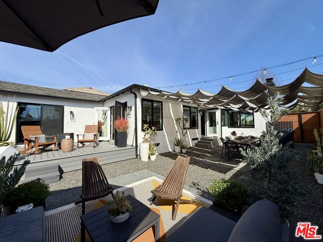 3625 Somerset Drive, Los Angeles CA: https://media.crmls.org/mediaz/04290979-72e5-4970-b354-c04851a5c6fa.jpg