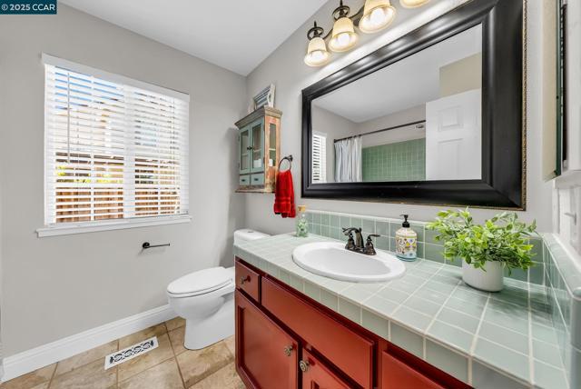 1618 Brush Creek Place, Danville CA: https://media.crmls.org/mediaz/04298992-0b1e-4d6b-a5af-846bb4a071da.jpg