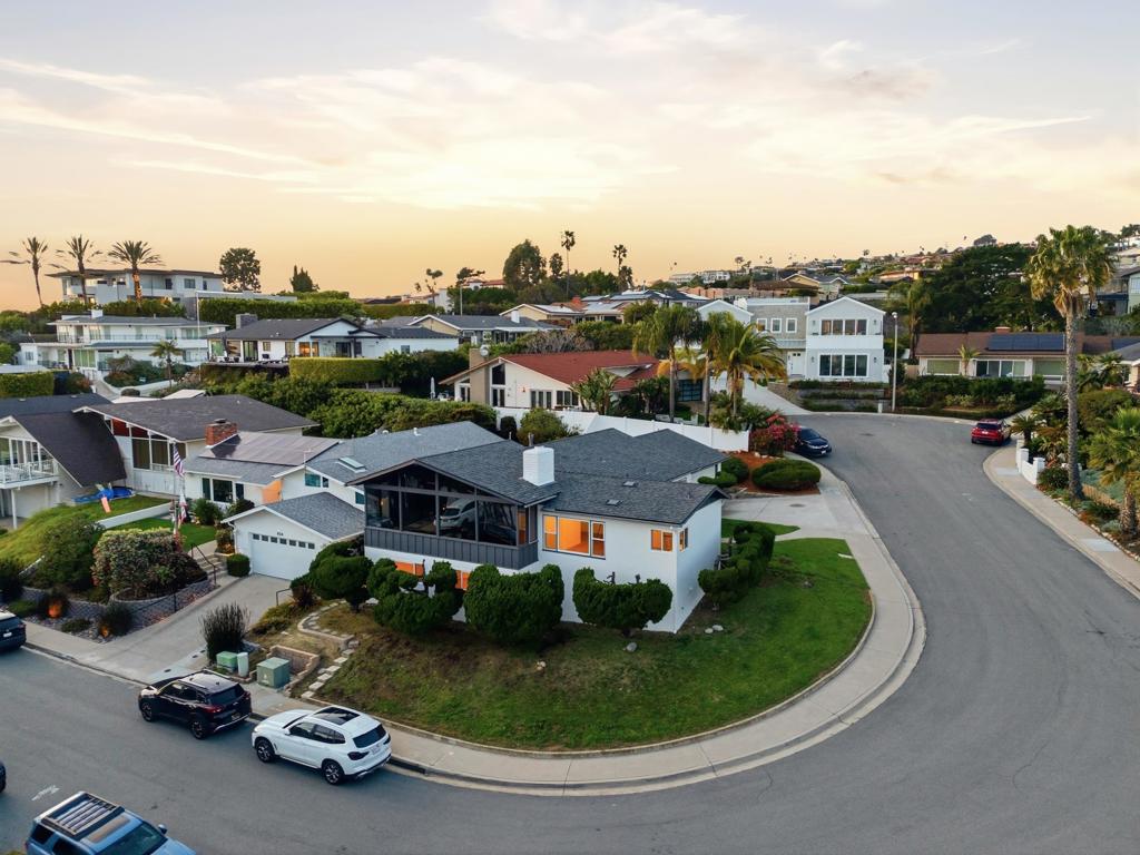 934 Candlelight Place - photo 3