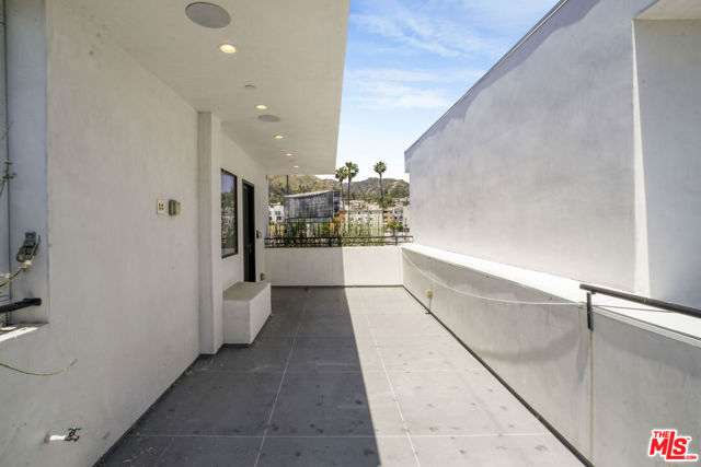 1445 1/4 N Martel Avenue, Los Angeles CA: https://media.crmls.org/mediaz/042b2daa-fe26-4ee2-8086-ea0e17e8626f.jpg