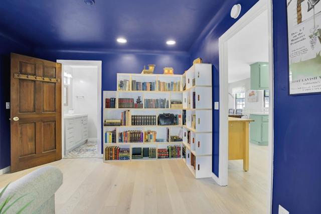 111 E Hedding Street, San Jose CA: https://media.crmls.org/mediaz/042bfc31-083b-4937-9a89-c07cf45baeb0.jpg