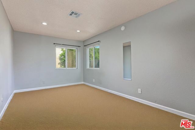 2286 Goddard Avenue, Simi Valley CA: https://media.crmls.org/mediaz/042c2ed6-2898-4e3f-a2d4-7d56c83e12fe.jpg