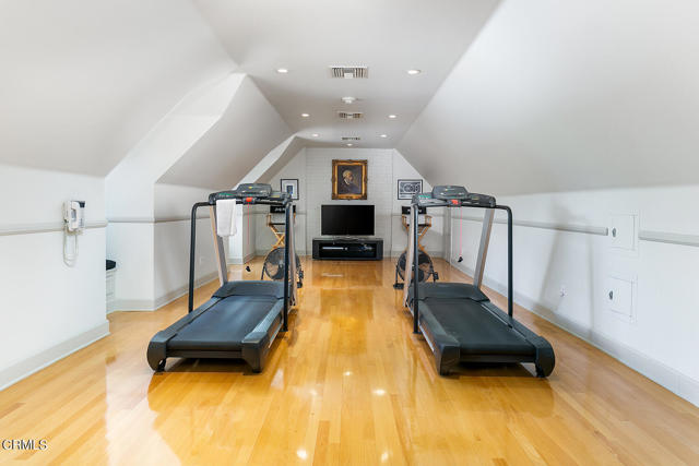 3001 Lombardy Road, Pasadena CA: https://media.crmls.org/mediaz/042c5fe4-ee0c-4059-9950-ccb716f5e17e.jpg