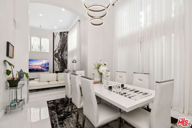 11974 Mayfield Avenue, Los Angeles CA: https://media.crmls.org/mediaz/042cb2e9-11b6-4fb8-a309-5fc20492d1eb.jpg