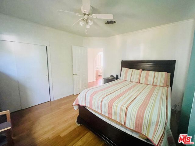 10704 Oro Vista Avenue, Sunland CA: https://media.crmls.org/mediaz/042d9d9a-60aa-4db2-bdc1-12c434c0a8b1.jpg