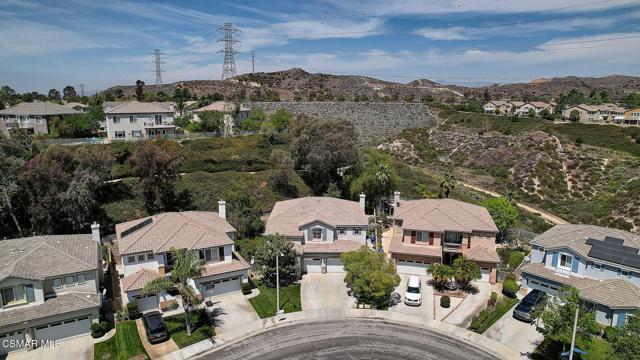 28097 Promontory Lane, Valencia CA: https://media.crmls.org/mediaz/042dcb6e-3034-4c02-a694-13709b75aed4.jpg