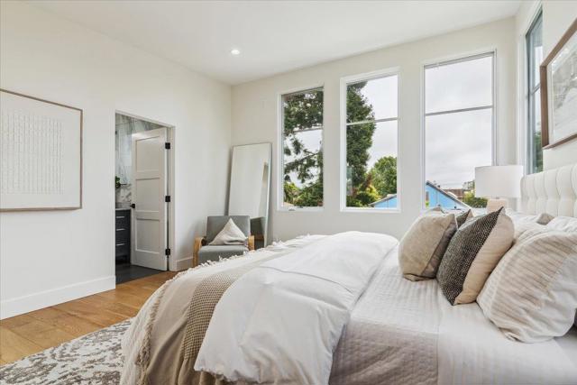 910 Cedar Street, Berkeley CA: https://media.crmls.org/mediaz/042dcd14-2507-4aaa-bbdf-e0d2063aab3f.jpg