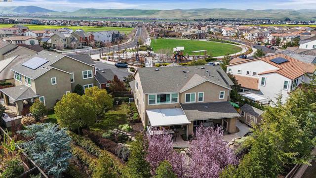 3838 Santa Fe Lane, Tracy CA: https://media.crmls.org/mediaz/042e2000-0415-4ee3-a8b3-133297072e94.jpg
