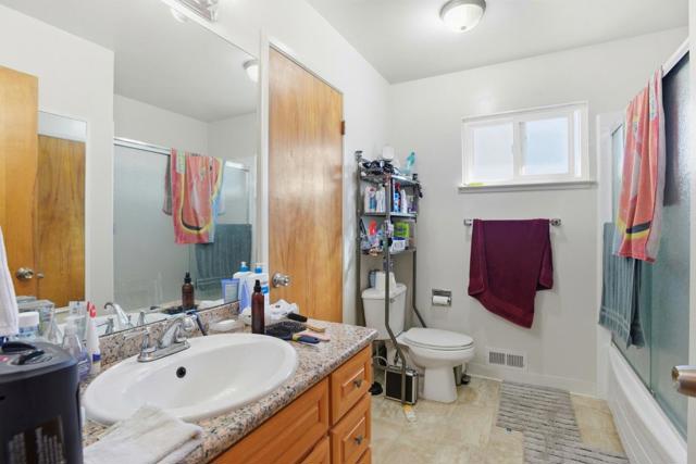 503 W Fox Court, Redwood City CA: https://media.crmls.org/mediaz/042e9777-fcf5-473c-acf8-8068971884cb.jpg