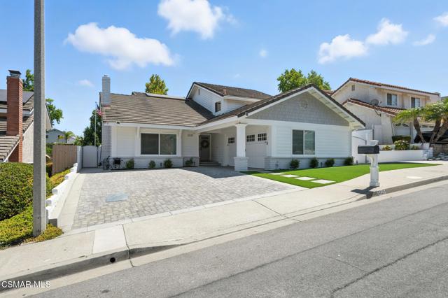 3225 Bear Creek Drive, Newbury Park CA: https://media.crmls.org/mediaz/042ec168-a510-4e3a-9948-c9acba1e24a7.jpg