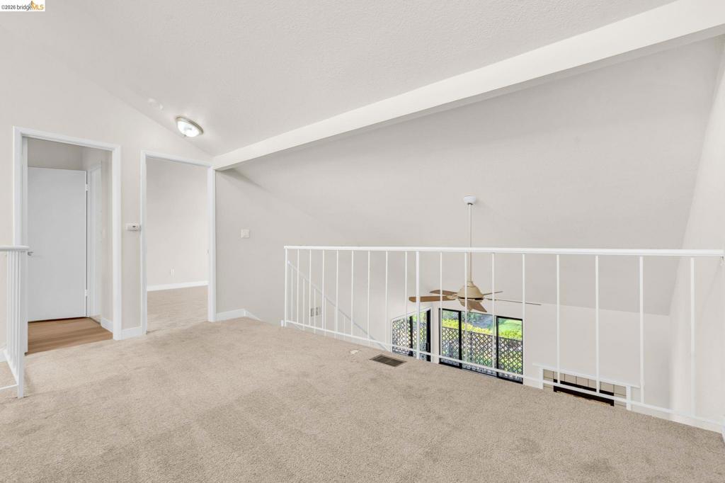 https://media.crmls.org/mediaz/042ed716-343d-489c-9078-ab2cb3049c48.jpg?preset=X-Large