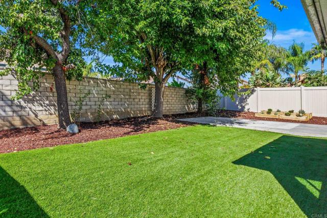 23843 Spring Branch Court, Murrieta CA: https://media.crmls.org/mediaz/042fa018-aa69-48b1-8ba2-884bc8c66d4f.jpg