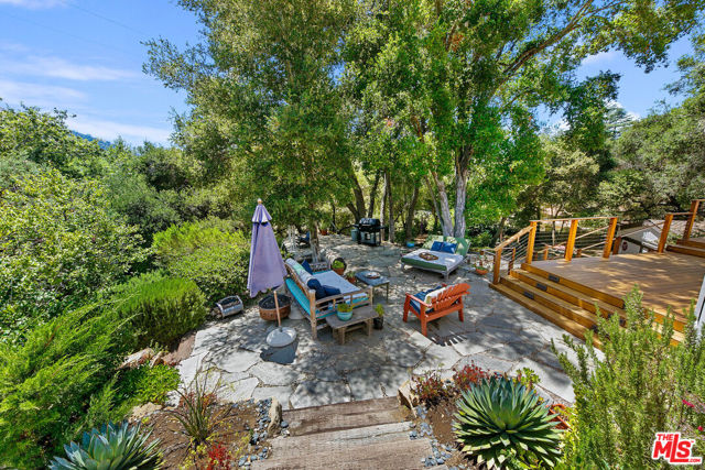 25813 Dark Creek Road, Calabasas CA: https://media.crmls.org/mediaz/043091cb-b031-4abf-8dae-0f9718467abf.jpg