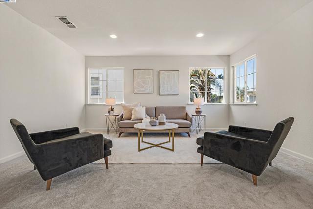 703 Seminole Ct, Discovery Bay CA: https://media.crmls.org/mediaz/0430b754-c41d-4a29-9726-90abe93b97dd.jpg