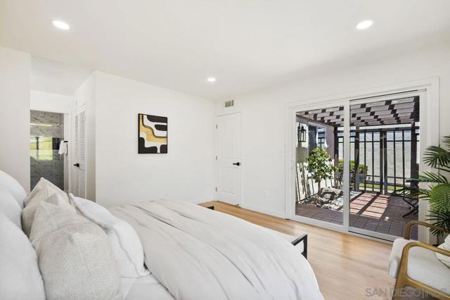 17676 Corte Sobrado, San Diego CA: https://media.crmls.org/mediaz/0430bacd-2d69-4a79-9c09-53f1a3b07c2d.jpg