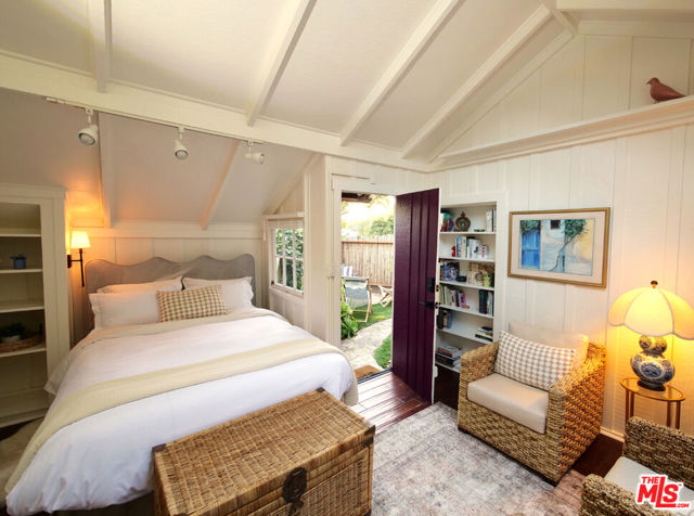 3 Monte Verde, Carmel-by-the-Sea CA: https://media.crmls.org/mediaz/0430dd50-67a0-489c-b73a-2640859bcd01.jpg