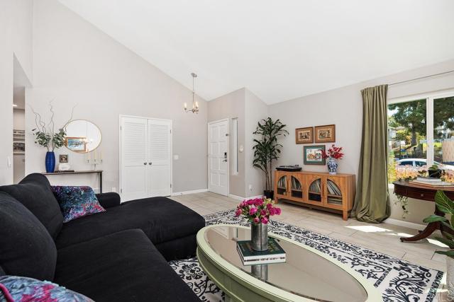 Detail Gallery Image 6 of 40 For 1744 Calle Jules, Vista,  CA 92084 - 3 Beds | 2 Baths