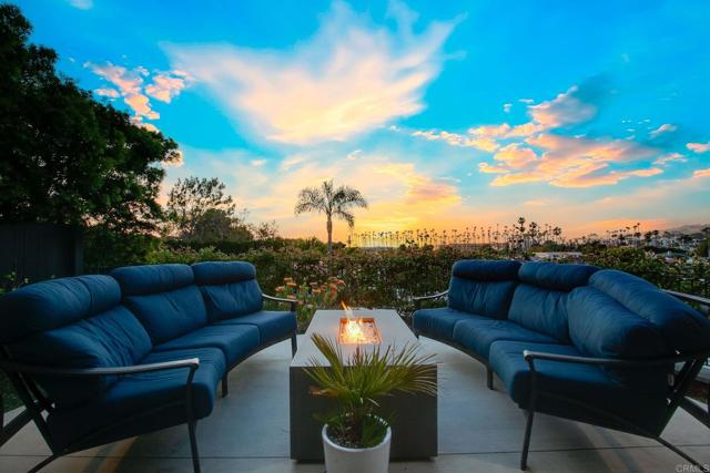 2045 Lowry Place, La Jolla CA: https://media.crmls.org/mediaz/04314510-6344-470b-940a-7bb3efc948d7.jpg