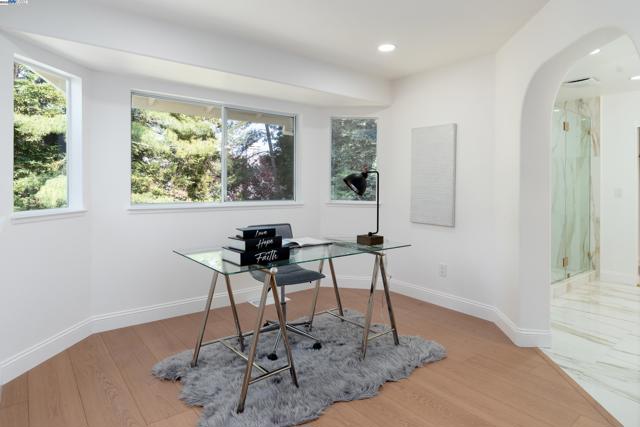 3846 Sheffield Cir, Danville CA: https://media.crmls.org/mediaz/04324fb3-d0eb-478e-8f44-bc93e872e224.jpg