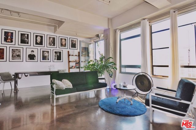 849 S Broadway, Los Angeles CA: https://media.crmls.org/mediaz/04329e3e-a9e1-466e-a399-1f8d1c15f9c4.jpg
