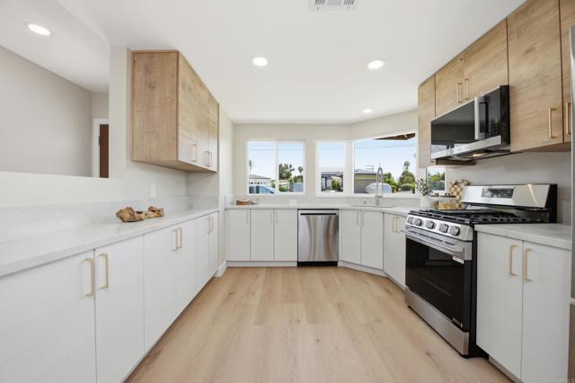 Image 11 of 37 For 2081 Wedgemere Road