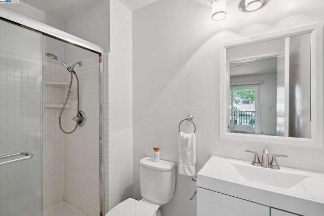 39490 Albany Cmn, Fremont CA: https://media.crmls.org/mediaz/043395df-844a-44c1-a539-719c554becb9.jpg