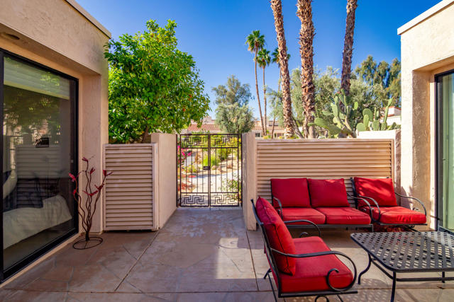 628 Hospitality Drive, Rancho Mirage CA: https://media.crmls.org/mediaz/04347a32-ae2f-487c-b9b4-5a7c884ed17e.jpg