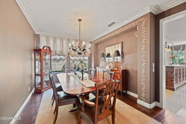 3194 Sunset Hills Boulevard, Thousand Oaks CA: https://media.crmls.org/mediaz/0434f73e-dbb4-48c4-9613-f7fdce77be59.jpg