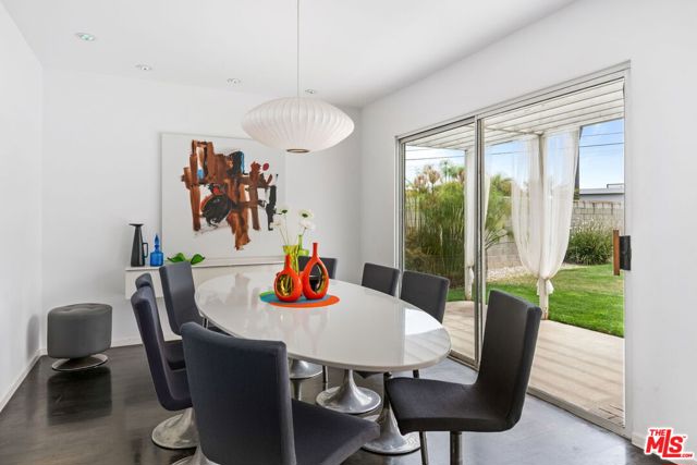 3229 Rosewood Avenue, Los Angeles CA: https://media.crmls.org/mediaz/04350418-6a4e-408d-bcbf-4b72144f8075.jpg