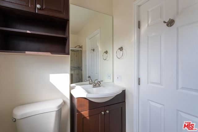 200 W Palmer Avenue, Glendale CA: https://media.crmls.org/mediaz/043691a7-2fc1-42d7-9152-013f7bf576f5.jpg
