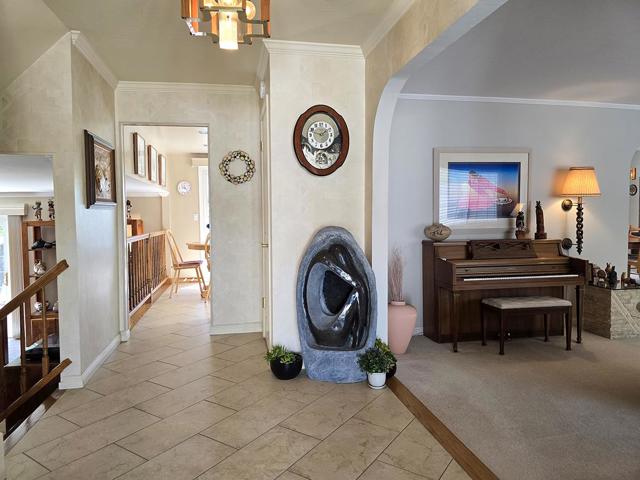 6128 Corte De La Reina, San Jose CA: https://media.crmls.org/mediaz/04370f47-3c6e-4c36-a046-5a8c2b73b892.jpg