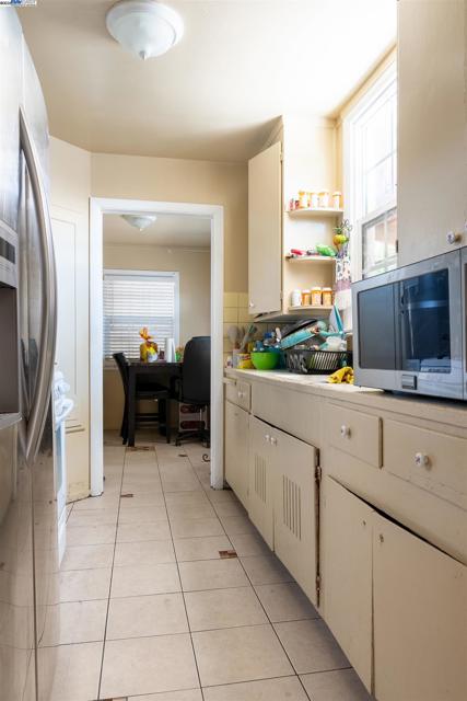 Image 18 of 45 For 9318 Olive St