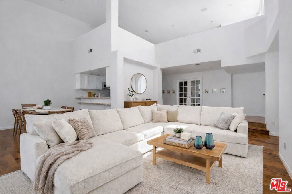 12011 Goshen Avenue #305