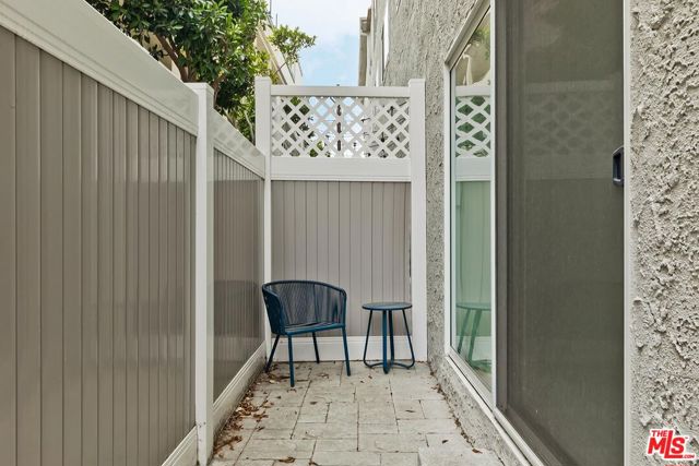 1131 12th Street, Santa Monica CA: https://media.crmls.org/mediaz/0438037f-7315-4371-91cf-b548dac360d2.jpg