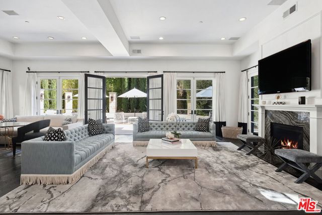 1600 Clear View Drive,  CA: https://media.crmls.org/mediaz/0438470b-aead-484e-9283-5712dc9ba340.jpg