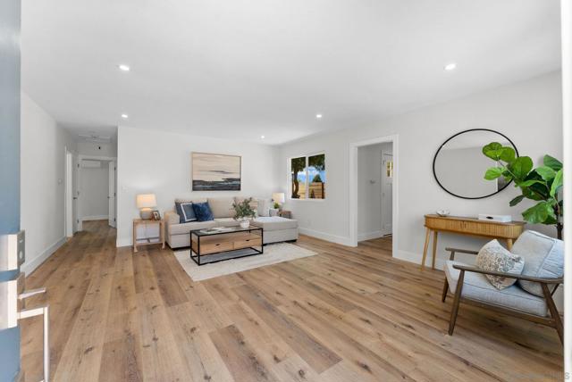 4316 Clairemont Dr, San Diego CA: https://media.crmls.org/mediaz/0438bf4a-91dc-4b36-a727-bd7eff71fbdf.jpg