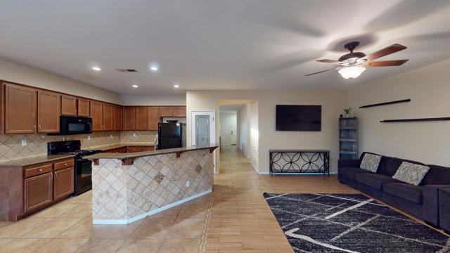 41126 Maxwell Court, Indio CA: https://media.crmls.org/mediaz/04390bf0-24a3-4ebe-9840-6caa657269ae.jpg