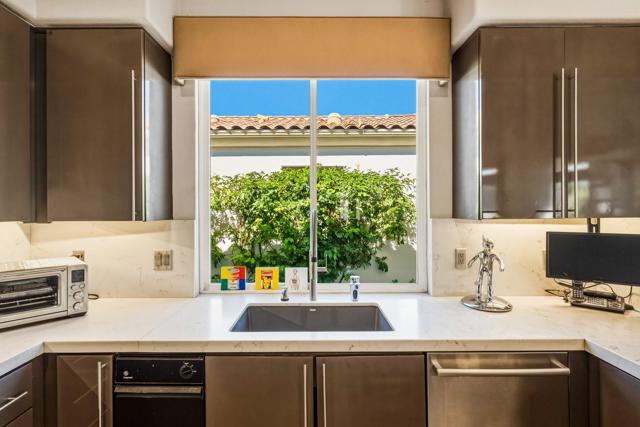 896 Mesa Grande Drive, Palm Desert, CA 92211