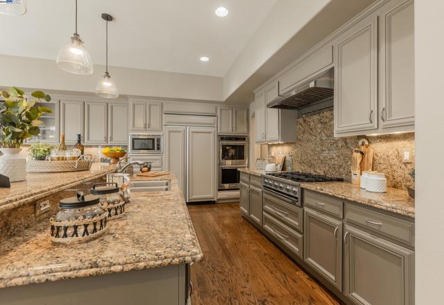 5633 Selena Ct, Pleasanton CA: https://media.crmls.org/mediaz/04398190-98b5-44c9-800a-173000172cfc.jpg
