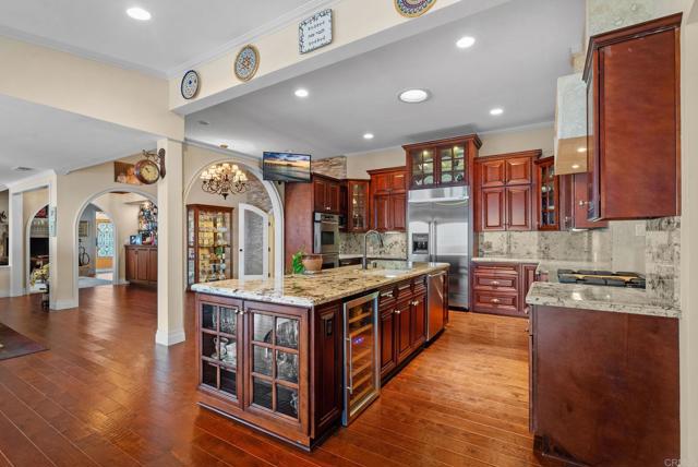 Detail Gallery Image 28 of 75 For 10310 Fuerte Dr, La Mesa,  CA 91941 - 7 Beds | 7/1 Baths