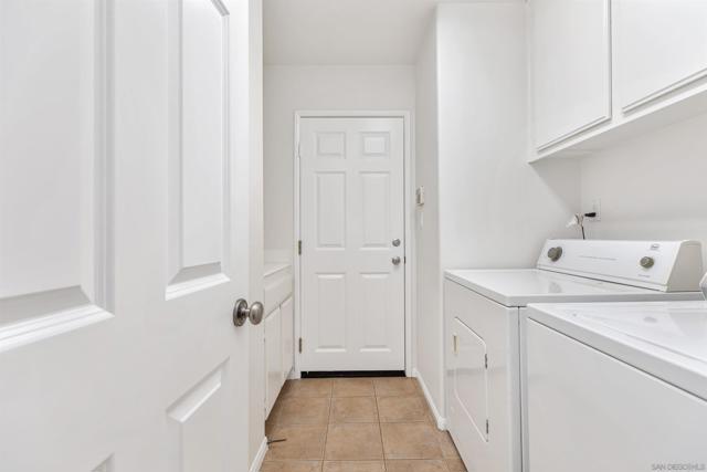 6065 Paseo Monona, Carlsbad CA: https://media.crmls.org/mediaz/043a2c9b-594c-4796-bf37-9774aacbb867.jpg